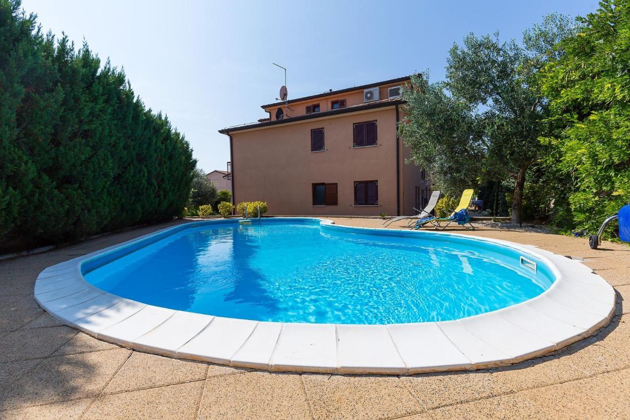 Apartments With A Swimming Pool Novigrad - 7078 المظهر الخارجي الصورة