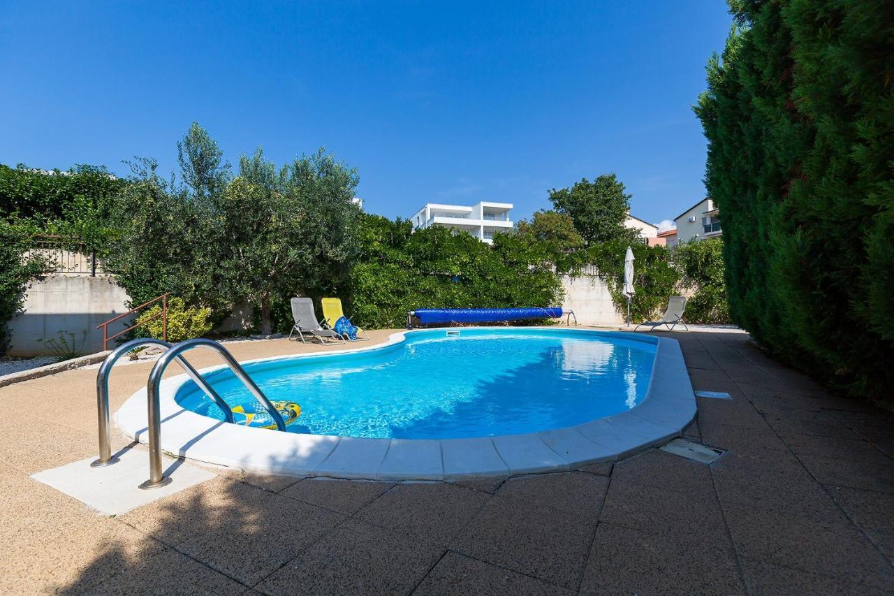 Apartments With A Swimming Pool Novigrad - 7078 المظهر الخارجي الصورة