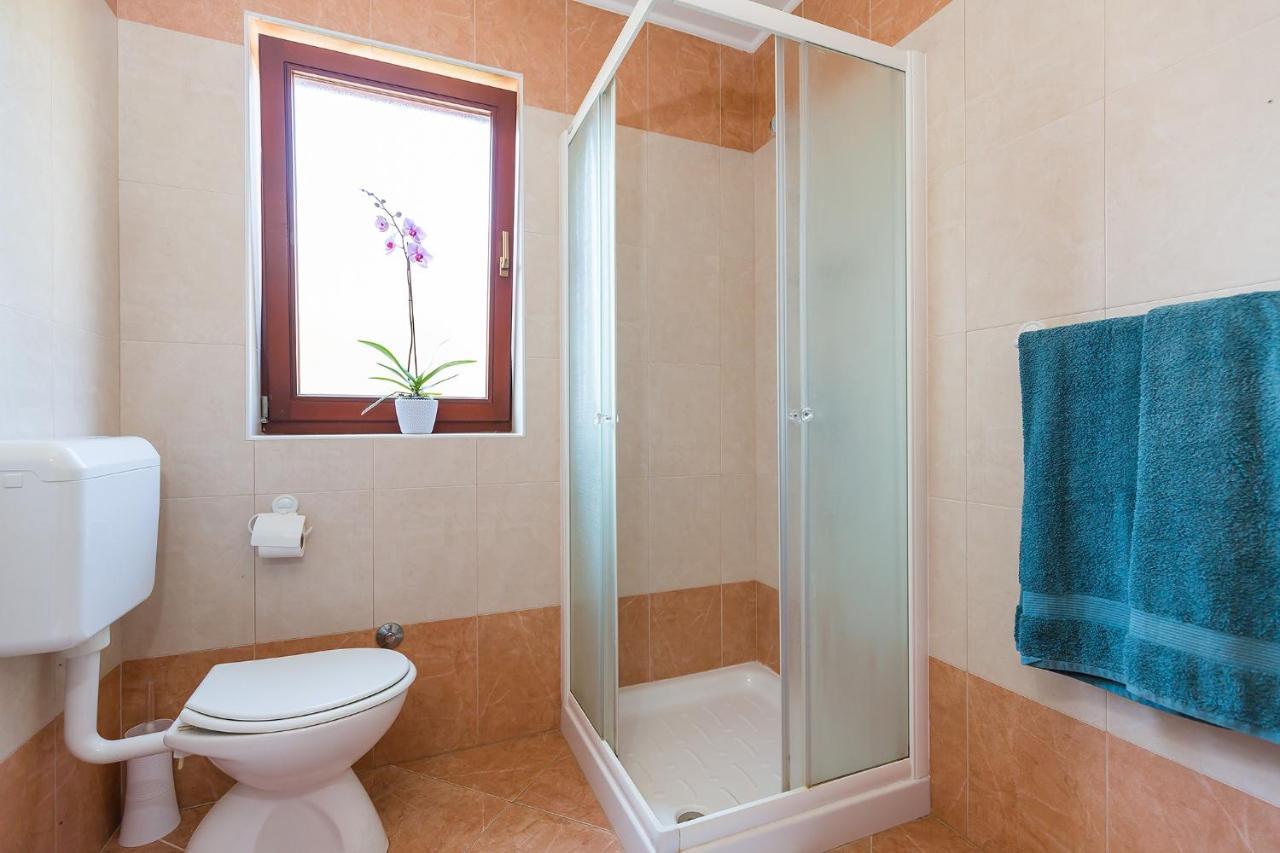 Apartments With A Swimming Pool Novigrad - 7078 المظهر الخارجي الصورة