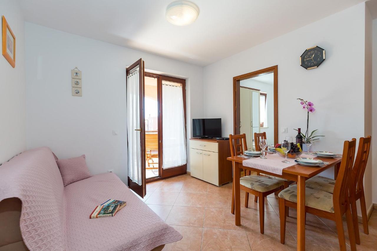 Apartments With A Swimming Pool Novigrad - 7078 المظهر الخارجي الصورة
