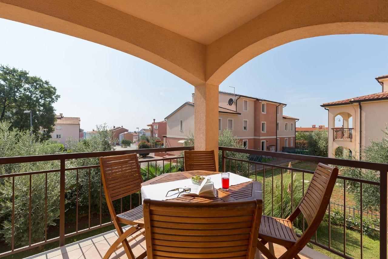 Apartments With A Swimming Pool Novigrad - 7078 المظهر الخارجي الصورة